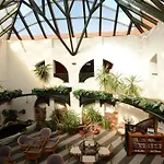 Janus Boutique & Hotel