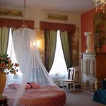 Janus Boutique & Hotel