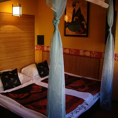 Janus Boutique & Hotell