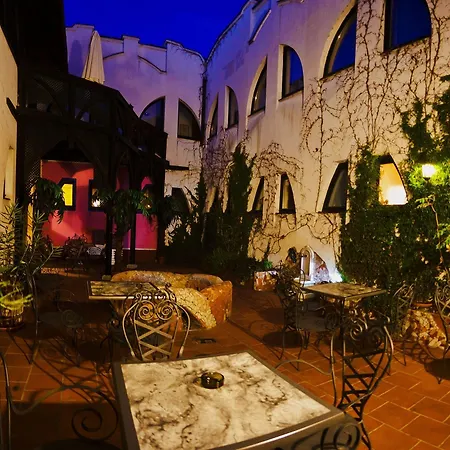 Janus Boutique & 4*