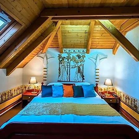 Janus Boutique & Hotel
