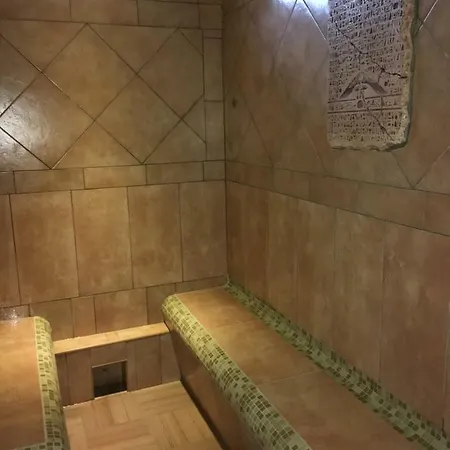 Janus Boutique & מלון 4*