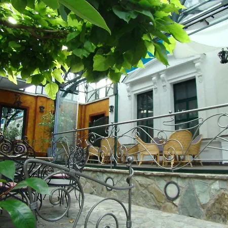 Janus Boutique & 4*