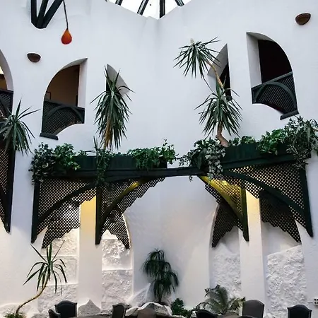 Janus Boutique & 4* שיופוק