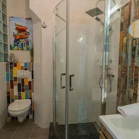מלון Janus Boutique & שיופוק