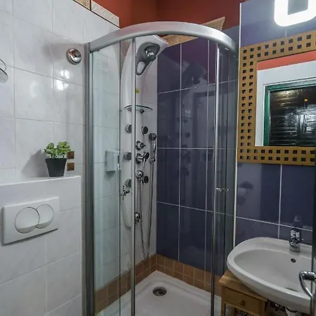 מלון Janus Boutique & שיופוק