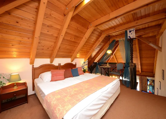 فندق Janus Boutique & 4*