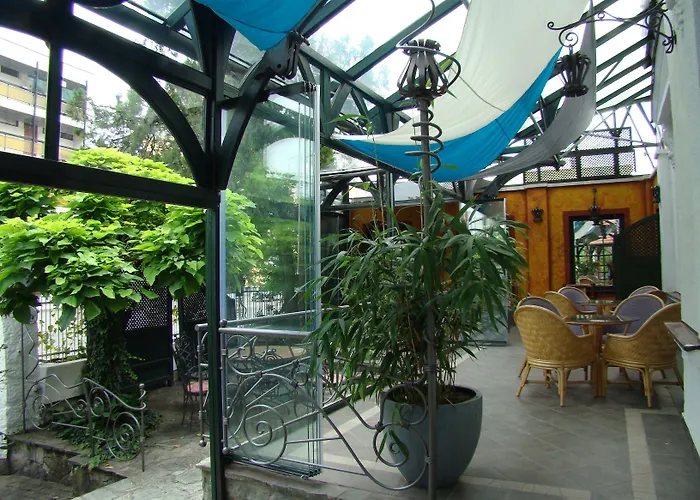 Janus Boutique & فندق شيوفوك