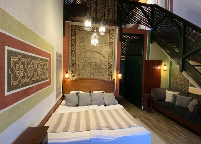 Janus Boutique & شيوفوك