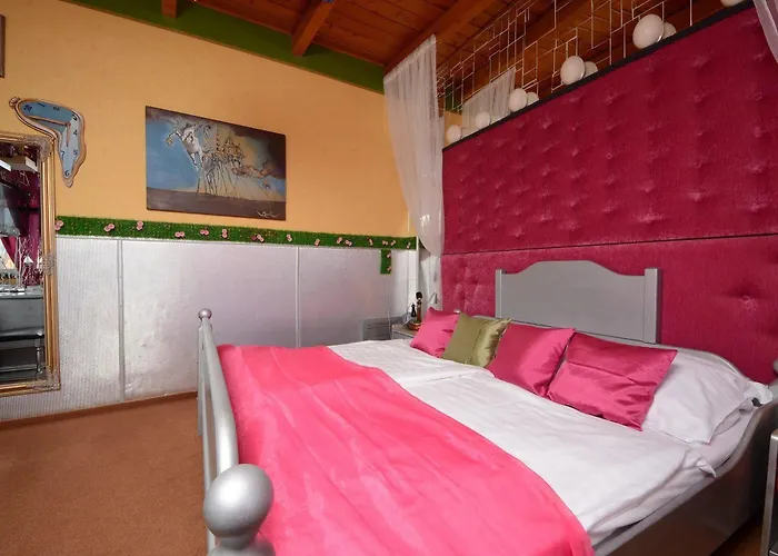 Janus Boutique & 4*