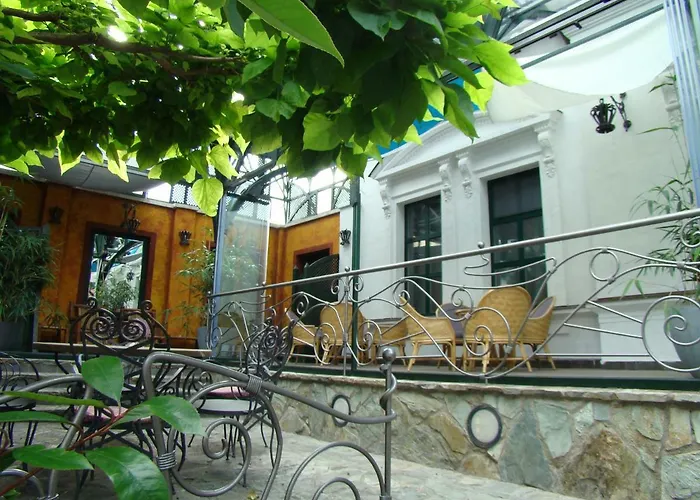 Janus Boutique & 4*